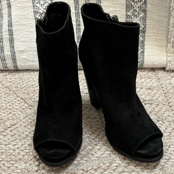 BCBGeneration Rocco Black Suede Open Toe Booties Size 8.5 - Picture 2 of 8